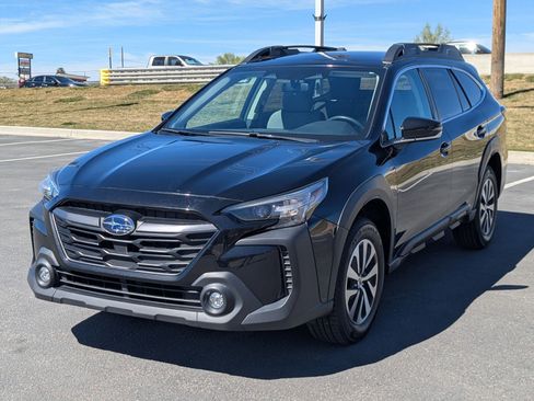 Used 2023 Subaru Outback Premium AWD/4WD image 8
