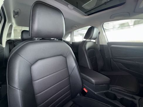 Certified 2023 Volkswagen Jetta SE w/ Panoramic Sunroof Package FWD image 27