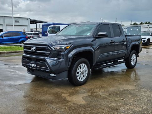 Used 2025 Toyota Tacoma SR AWD/4WD image 10