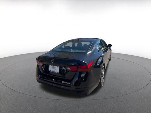 Used 2025 Nissan Altima 2.5 SV image 14