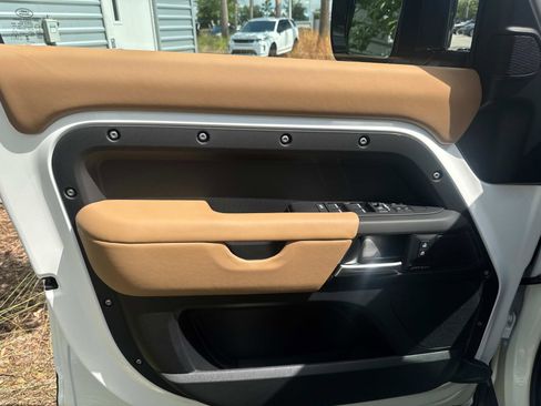 New 2025 Land Rover Defender 110 S image 17