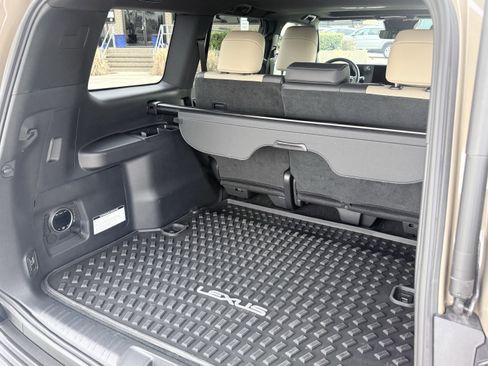 Used 2025 Lexus GX 550 image 14