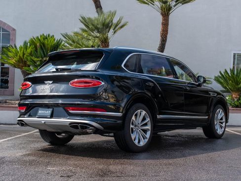 Used 2023 Bentley Bentayga Extended Wheelbase AWD/4WD image 3