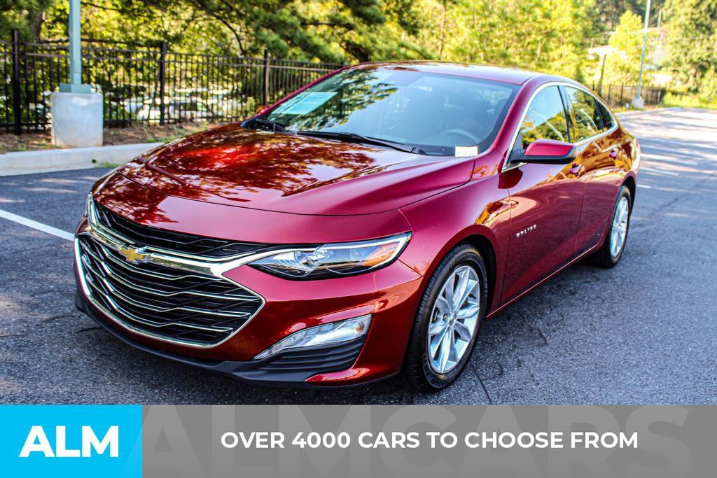 Used 2025 Chevrolet Malibu LT FWD image 2