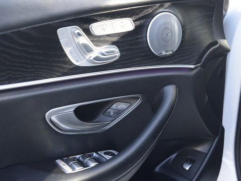 Used 2017 Mercedes-Benz E 300 image 24