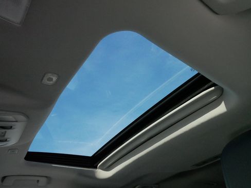 Certified 2026 Toyota Highlander XLE image 31