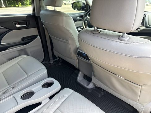 Used 2019 Toyota Highlander Limited AWD/4WD image 14