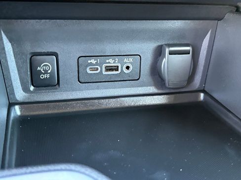 Certified 2025 Nissan Sentra SV image 21