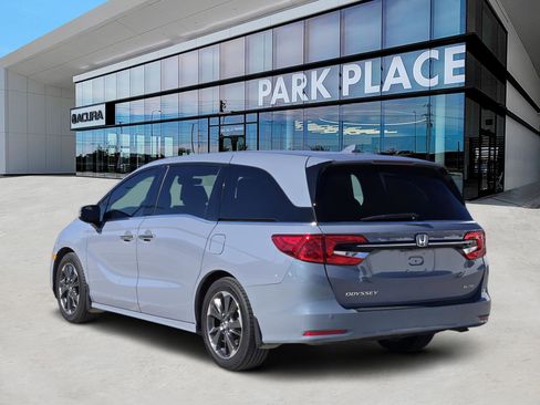 Used 2023 Honda Odyssey Elite image 4
