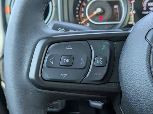 Certified 2025 Jeep Gladiator Mojave w/ Convenience Group AWD/4WD image 27