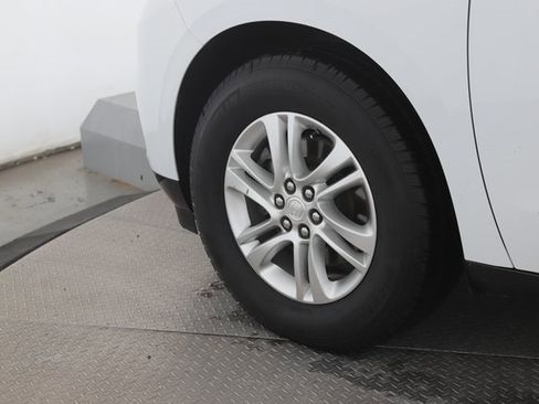 Used 2019 Buick Enclave Essence image 13