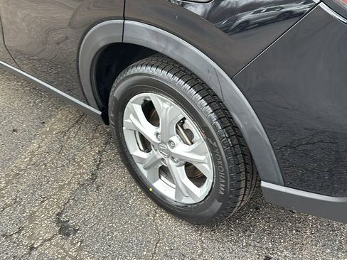 Used 2023 Honda HR-V LX image 9