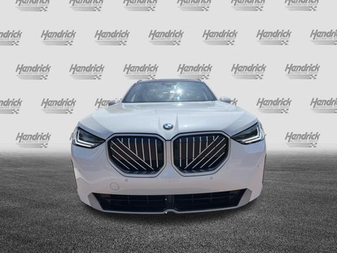 Used 2025 BMW X3 xDrive30i AWD/4WD image 3