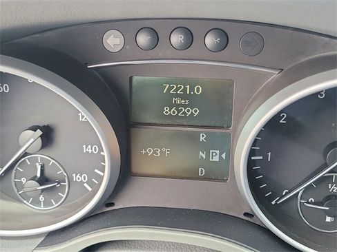 Used 2011 Mercedes-Benz ML 350 2WD image 12