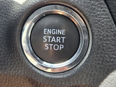 Used 2025 Toyota RAV4 XLE FWD image 22