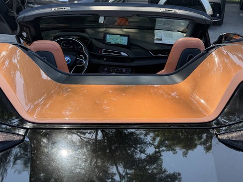 Used 2019 BMW i8 Roadster AWD/4WD image 40