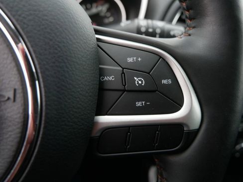Used 2018 Jeep Compass Latitude w/ Cold Weather Group AWD/4WD image 19