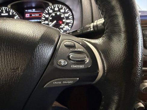 Used 2020 Nissan Pathfinder Platinum image 23