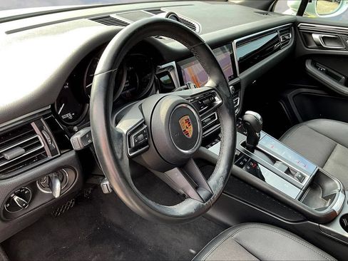Used 2022 Porsche Macan AWD/4WD image 14