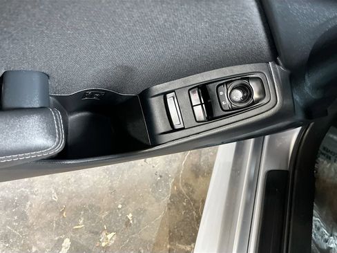 Used 2025 Toyota GR86 w/ ALL Weather Mat Package (TMS) RWD image 17