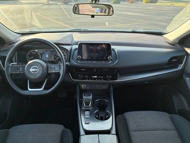 Certified 2022 Nissan Rogue SV FWD image 12