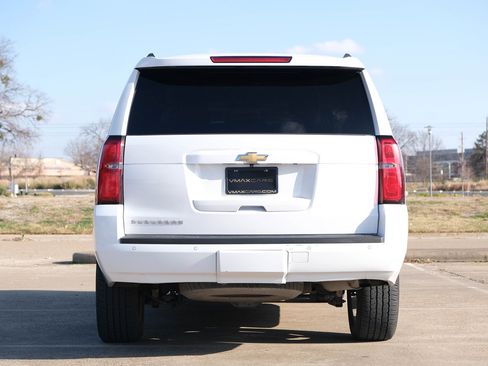 Used 2016 Chevrolet Suburban LT image 9