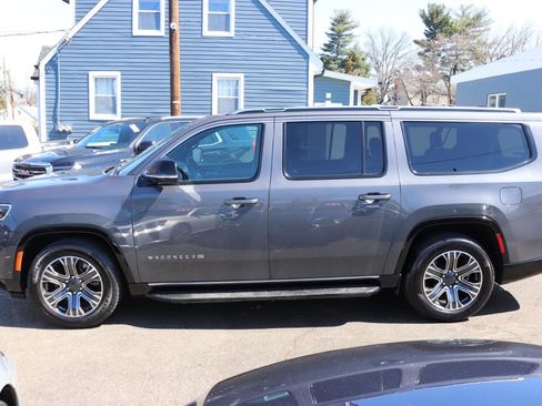 Used 2024 Jeep Wagoneer L Series II w/ Flexible Seating Group image 2