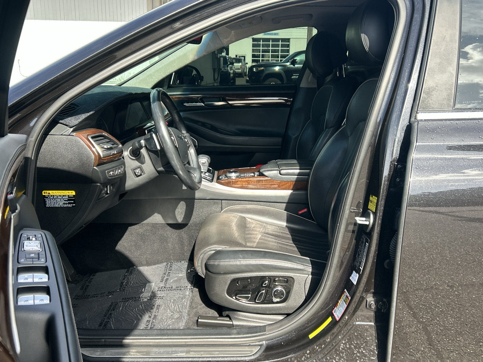 Used 2019 Genesis G90 3.3T Premium RWD image 12