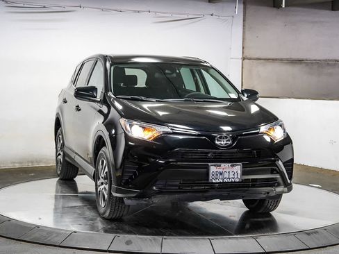 Used 2018 Toyota RAV4 LE w/ Carpet Mat Package FWD image 2