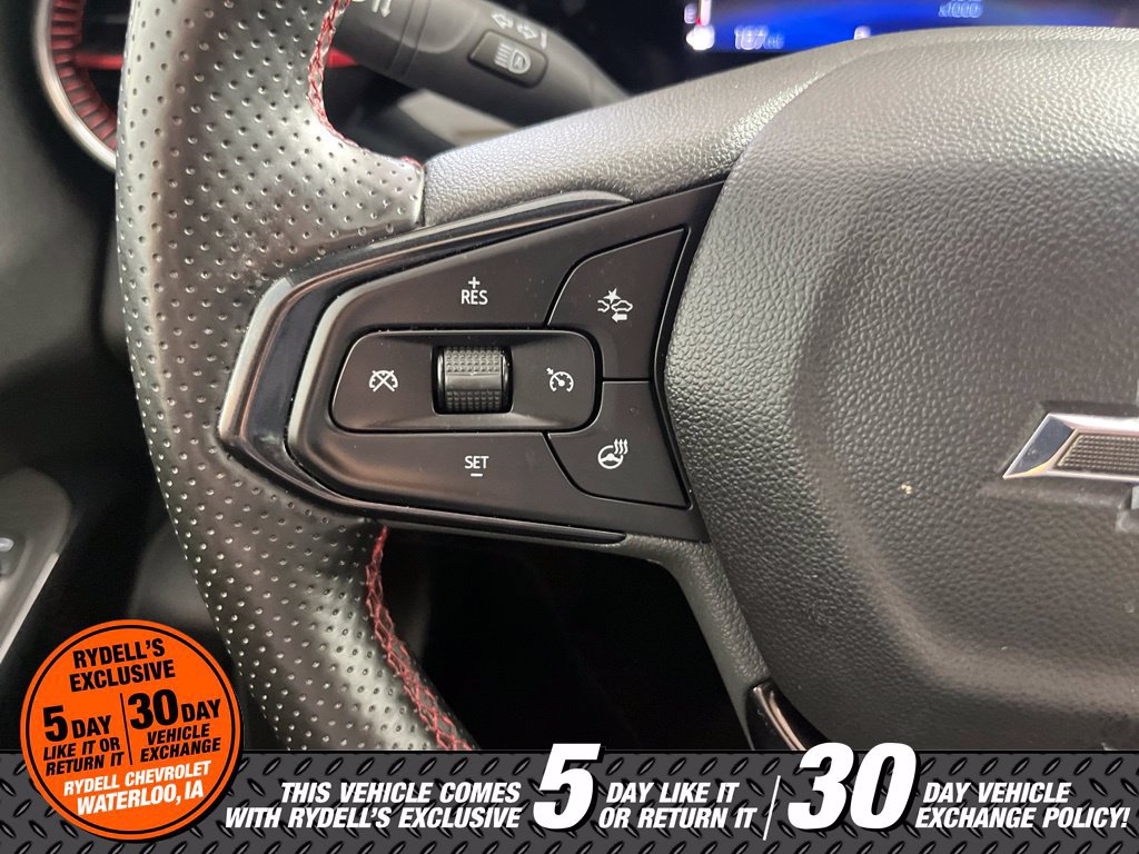 Used 2025 Chevrolet Trax RS w/ Sunroof Package FWD image 25