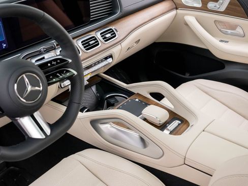 New 2026 Mercedes-Benz GLS 580 4MATIC image 12