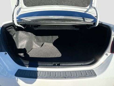 Used 2016 Toyota Corolla LE image 30