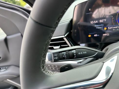 New 2025 Chevrolet Suburban Premier image 26