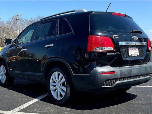 Used 2011 Kia Sorento LX AWD/4WD image 3