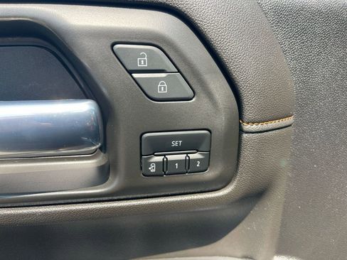 Used 2022 GMC Sierra 2500 AT4 w/ AT4 Premium Plus Package image 11