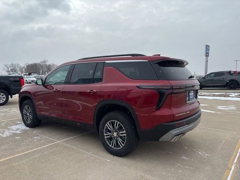New 2026 Chevrolet Traverse LT w/ Enhanced Driving Package image 6