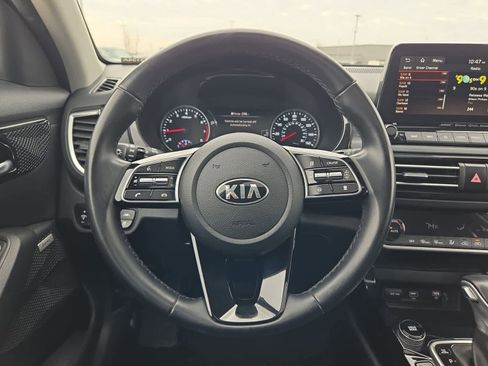 Used 2021 Kia Seltos SX w/ SX Sunroof Package image 24