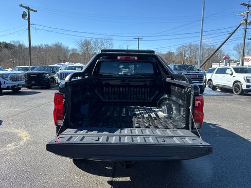 Certified 2025 Chevrolet Colorado Trail Boss w/ Off-Road Front Bumper Package AWD/4WD image 9
