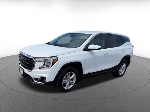 Used 2024 GMC Terrain SLE FWD image 8