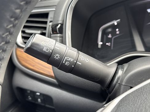 Used 2017 Honda CR-V EX-L image 16