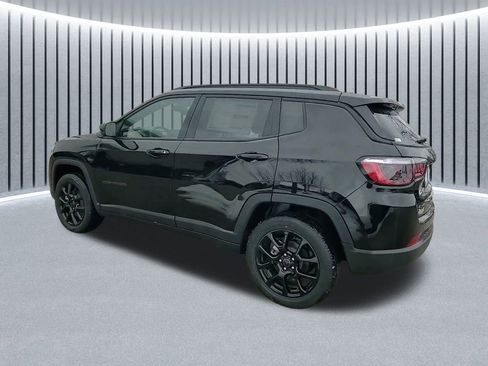 New 2026 Jeep Compass Latitude image 13