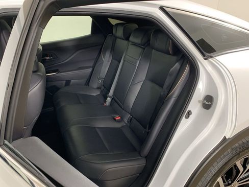 Used 2024 Toyota Crown Limited image 32