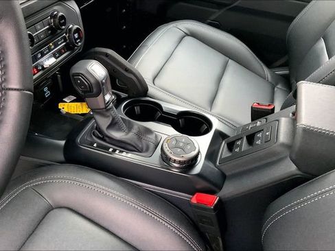 New 2025 Ford Bronco Badlands w/ Sasquatch Package image 8