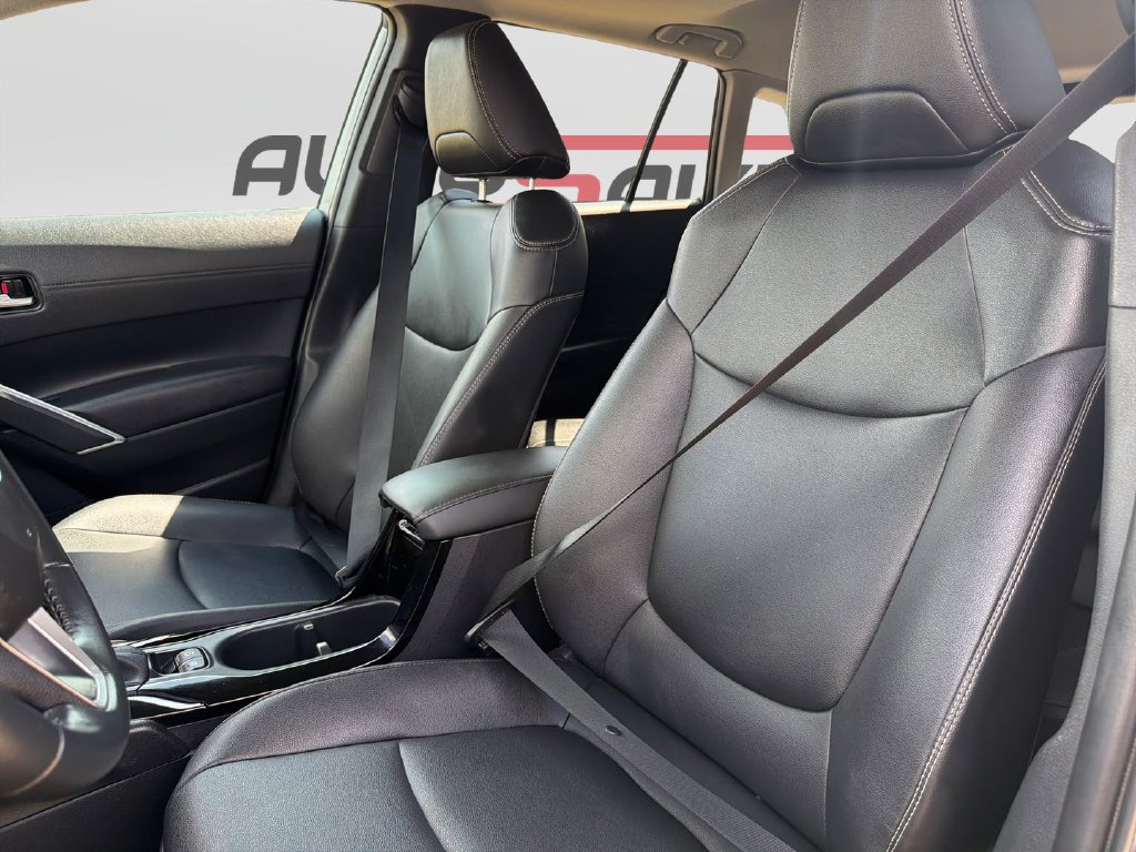 Used 2024 Toyota Corolla Cross XLE w/ Convenience Package FWD image 11