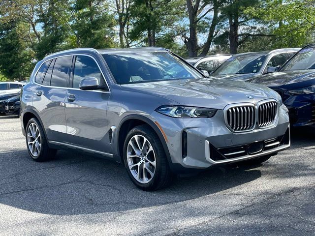 Certified 2024 BMW X5 xDrive40i w/ Premium Package AWD/4WD image 3