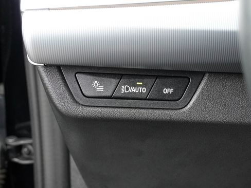 Certified 2025 BMW X2 xDrive28i w/ M Sport Package image 16