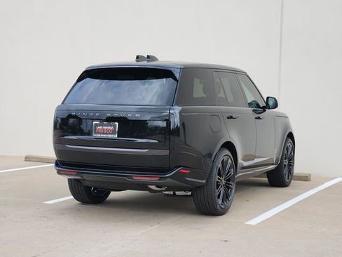 New 2026 Land Rover Range Rover SE image 4