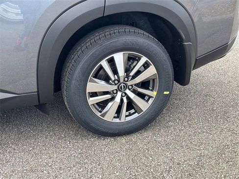 New 2025 Nissan Pathfinder SL image 11