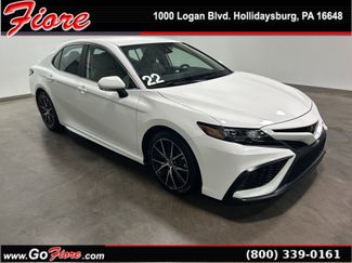 Used 2022 Toyota Camry SE image 1