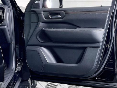 New 2026 Nissan Armada SL w/ Captain's Chari Seat Package AWD/4WD image 24